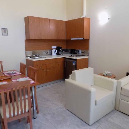 Rhodon House Apartment สเกียธอสทาวน์ ภายนอก รูปภาพ