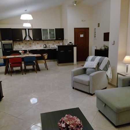 Rhodon House Apartment สเกียธอสทาวน์ ภายนอก รูปภาพ