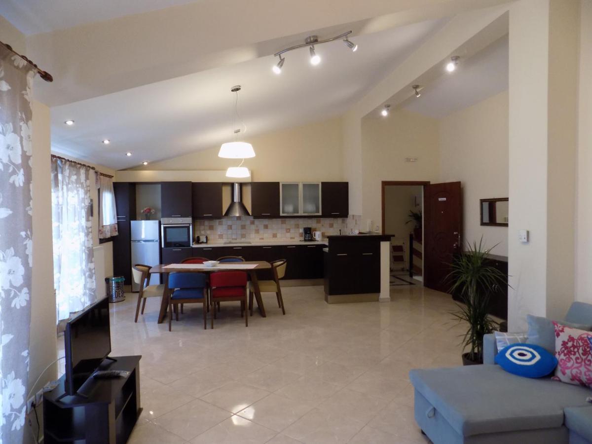 Rhodon House Apartment สเกียธอสทาวน์ ภายนอก รูปภาพ