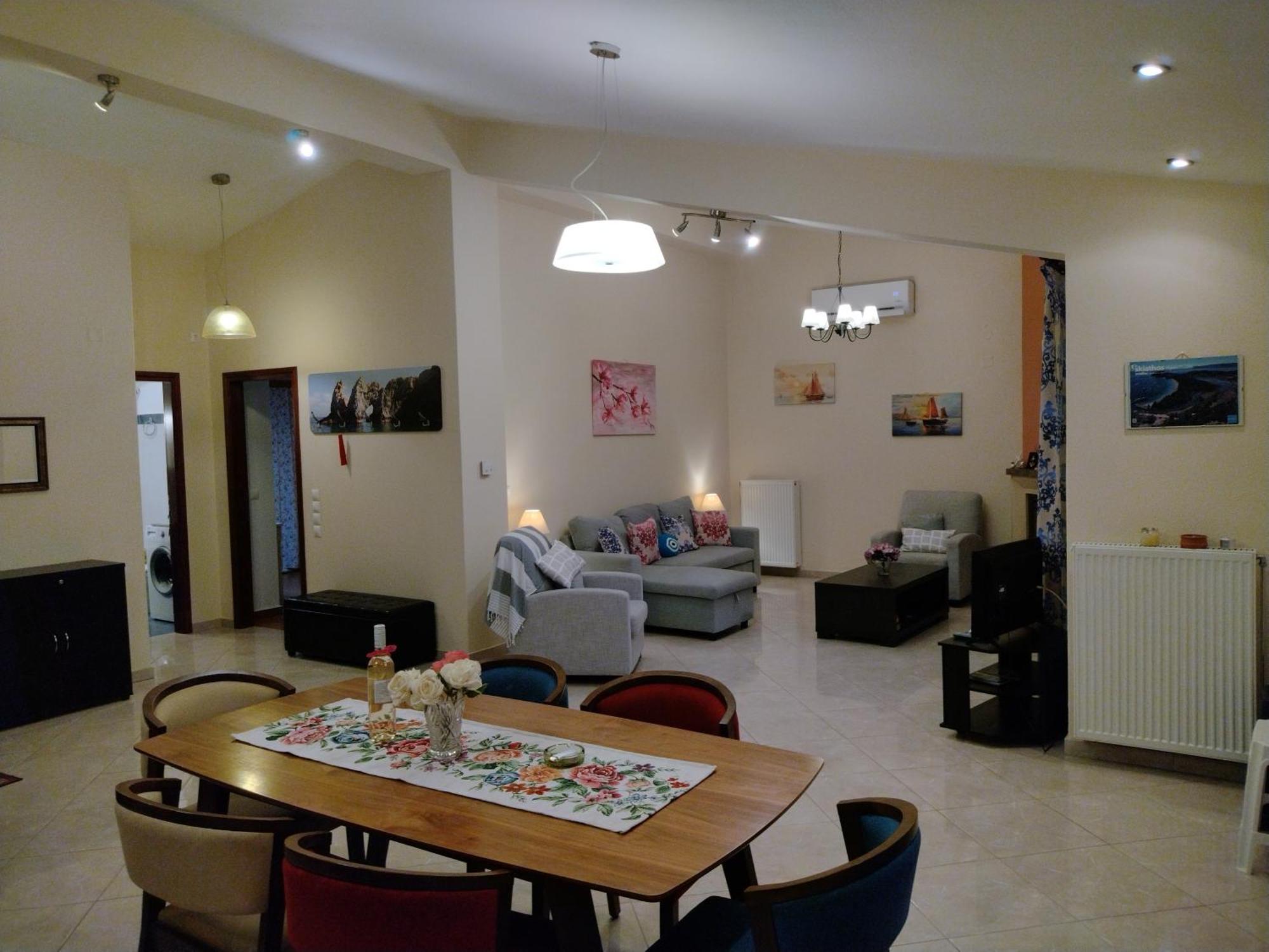 Rhodon House Apartment สเกียธอสทาวน์ ภายนอก รูปภาพ