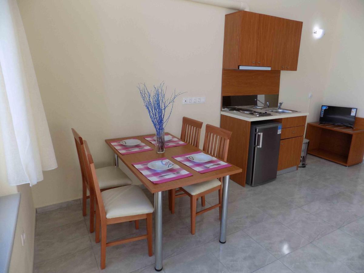 Rhodon House Apartment สเกียธอสทาวน์ ภายนอก รูปภาพ